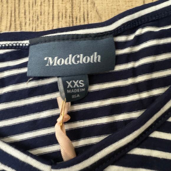 New ModCloth Women’s XXS Navy White Striped High‎ Low Tank Top - Picture 3 of 8